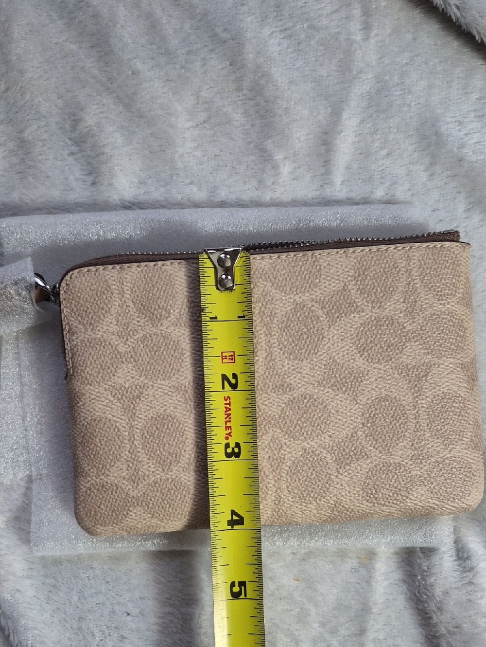 Coach Signature Wristlet NWT - Picture 8 of 9